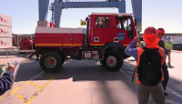 Feliz alianza entre naviera MSC, Terminal Pacífico Sur y senador Ricardo Lagos Weber, permite traer desde Francia un carro especializado en el combate de incendios forestales.