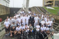 Tras recorrer 2770 millas desde que zarpó del puerto de Valparaíso, La Esmeralda cruzó el Canal de Panamá.