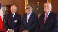 Periodista Guillermo Parvex, autor del best seller "Un Veterano de Tres Guerras" expuso en la Liga Marítima.