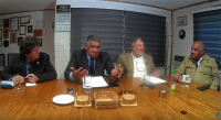 Lo que debiera y no debiera hacer el nuevo Presidente de Chile, Sebastián Piñera en la voz de dirgentes gremiales. Lo que debiera y no debiera hacer el nuevo Presidente de Chile, Sebastián Piñera en la voz de dirgentes gremiales.