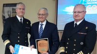 Profesor de biología Nicolás Rozbaczylo, recibe distinción CONA 2019