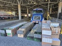 Millonaria incautación de cigarrillos y químicos agrícolas logra Aduanas en paso fronterizo Chungará