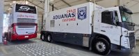 Camión escáner de Aduanas detecta más de 94 kilos de droga ocultos en bus internacional en Colchane